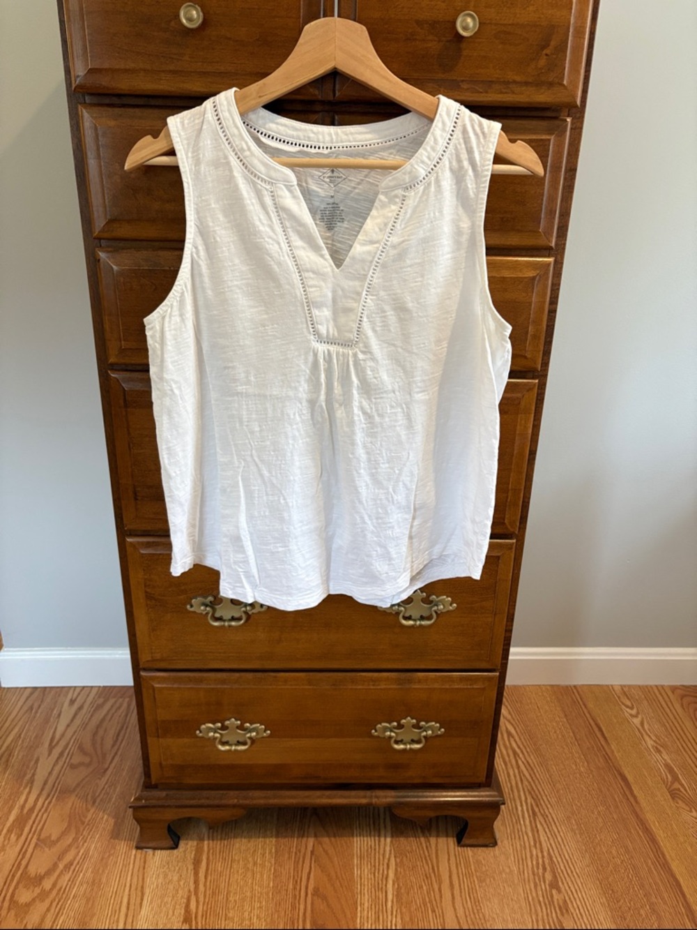 St. John's Bay White Sleeveless V-Neck Eyelet Trim Camisole